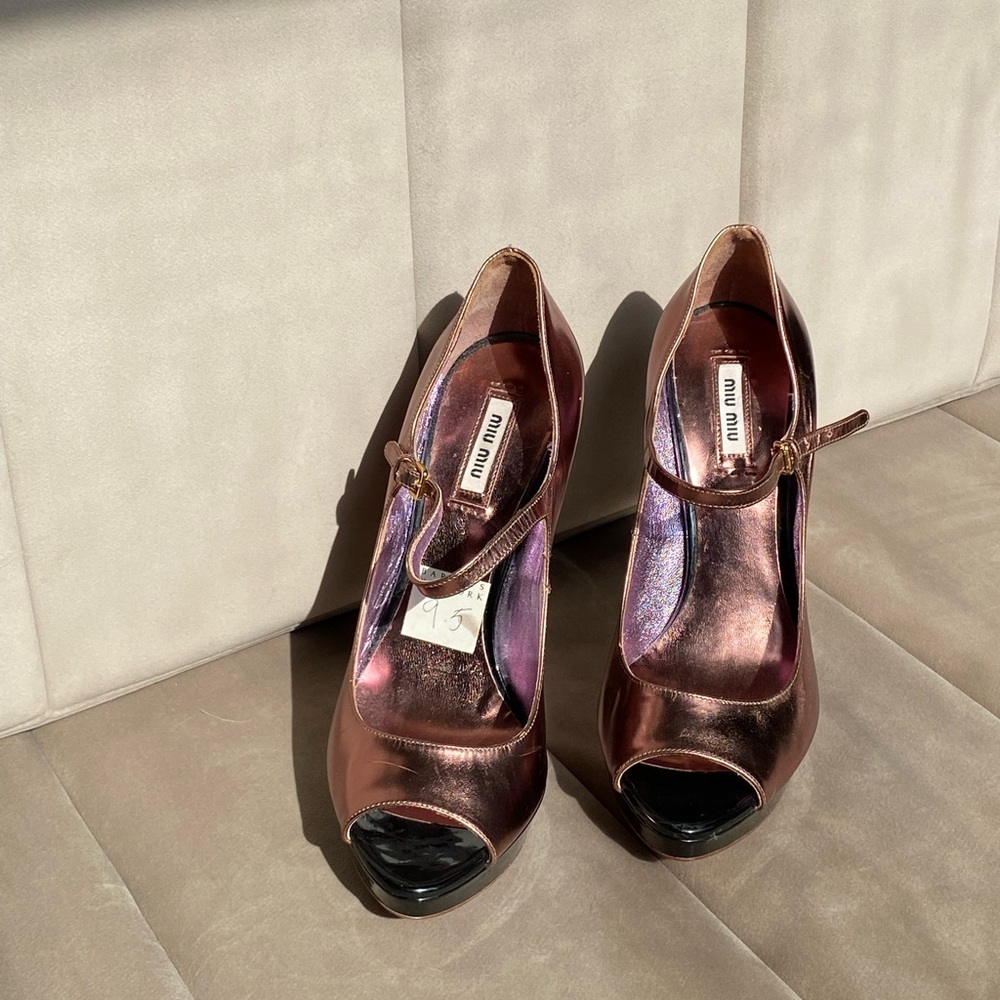 🕊️SOLD IRL🕊️ Miu Miu Rose Gold Peeptoe Mary Janes size 9